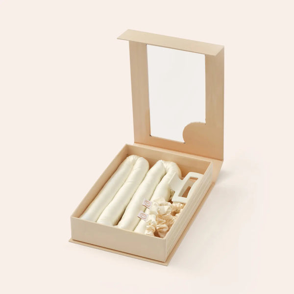 Heatless Curls in Mulberry Silk