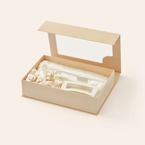 Heatless Curls in Mulberry Silk