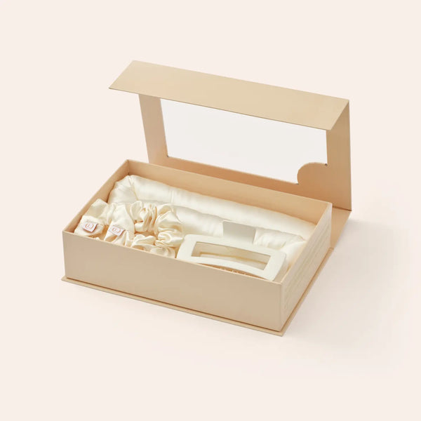 Heatless Curls in Mulberry Silk