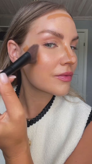 Smoothing Foundation Brush N°101